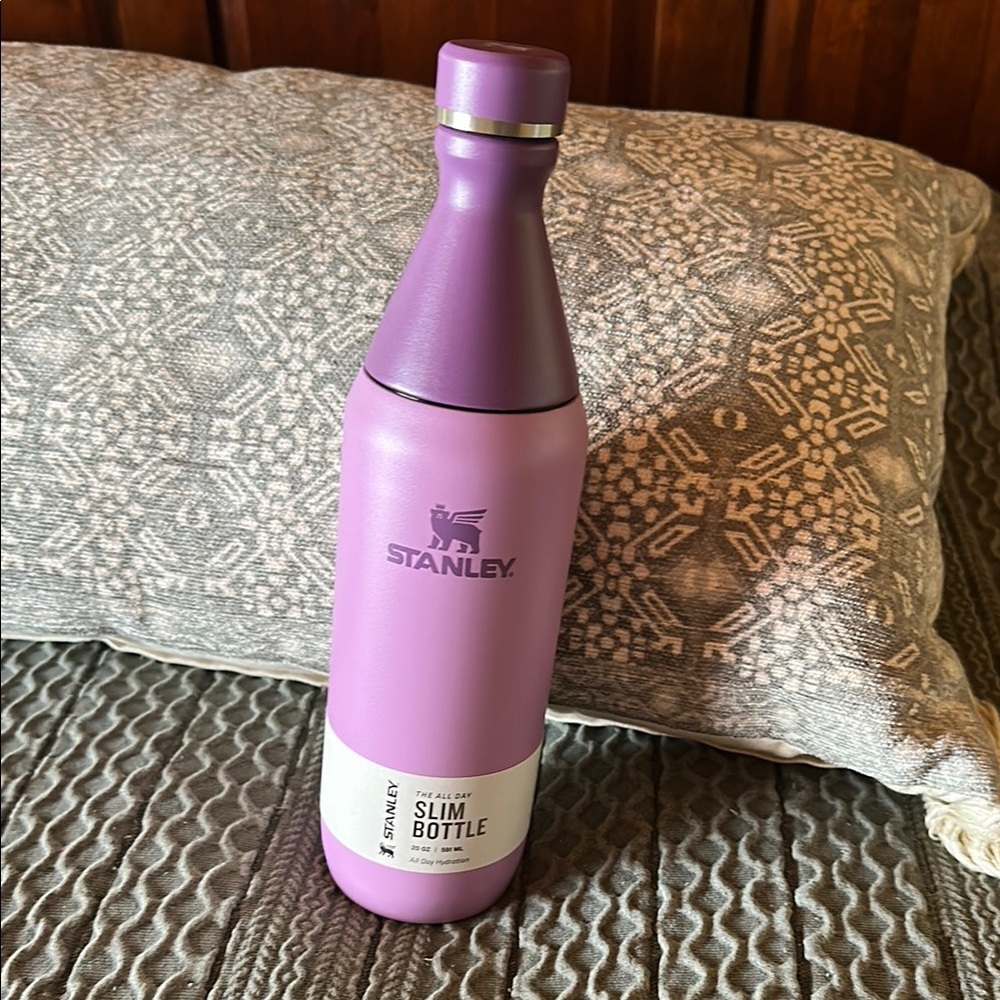 Stanley 20oz All Day Lilac Slim Bottle NWT